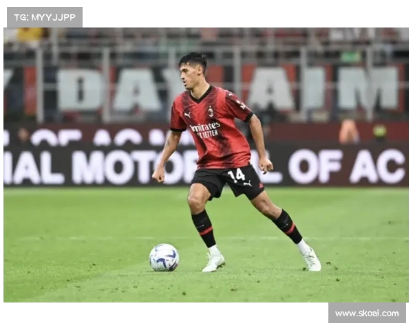 曼城官网公布新赛季球员球衣号码 赖因德斯披4号 菲利普斯身穿44号